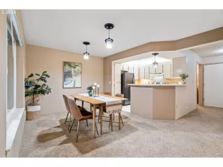 Photo #2: 24331717 Listing