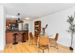 Photo #1: 24331781 Listing 