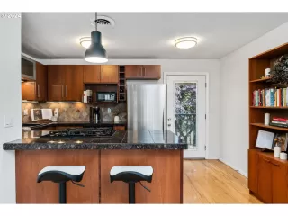 Photo #2: 24331781 Listing 