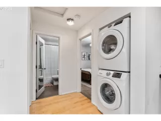 Photo #6: 24331781 Listing 