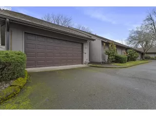 Photo #2: 24332617 Listing