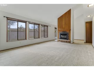 Photo #6: 24332617 Listing