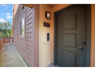 Photo #3: 24334244 Listing 