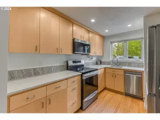 Photo #1: 24334274 Listing