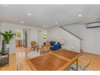 Photo #2: 24334274 Listing