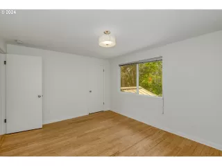 Photo #4: 24334274 Listing