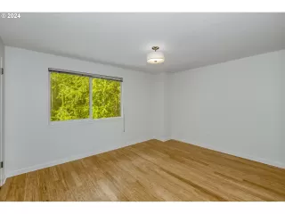 Photo #5: 24334274 Listing