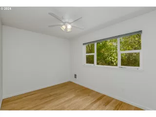 Photo #6: 24334274 Listing