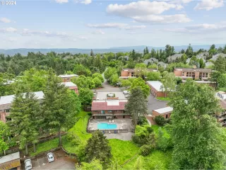 Photo #2: 24334726 Listing 