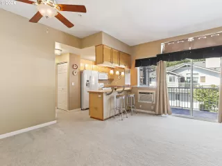 Photo #2: 24334982 Listing