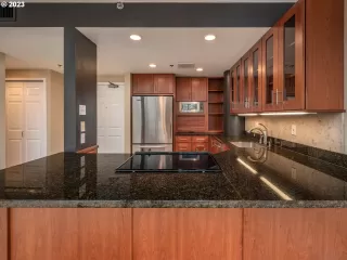 Photo #3: 24335073 Listing