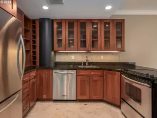 Photo #4: 24335073 Listing