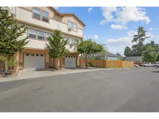 Photo #2: 24335453 Listing