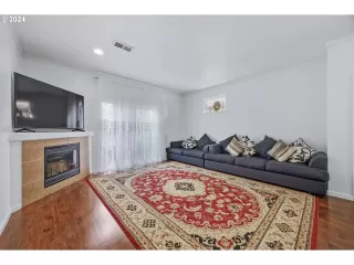 Photo #6: 24335453 Listing