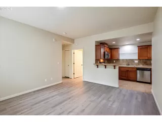 Photo #2: 24335567 Listing 