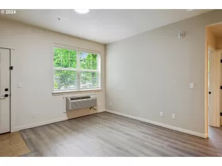 Photo #3: 24335567 Listing 