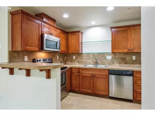 Photo #4: 24335567 Listing 