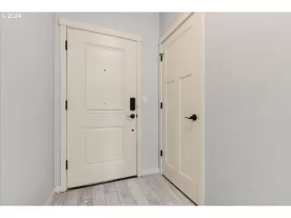 Photo #3: 24335629 Listing