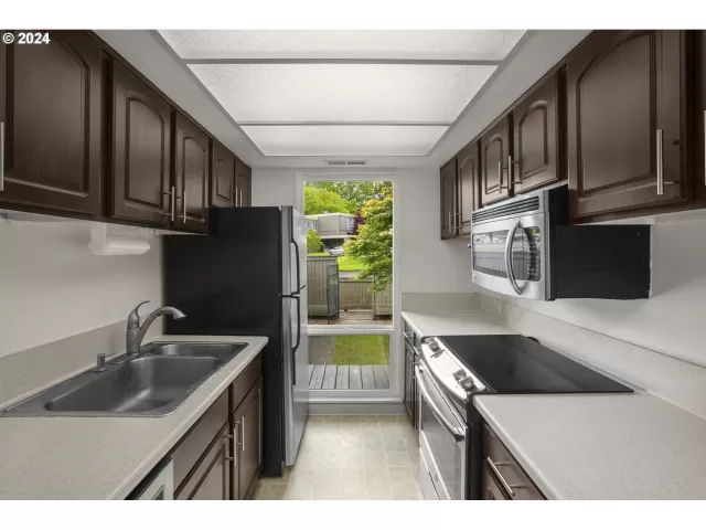 MLS: 24338319 Condo For Sale