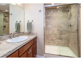 Photo #2: 24338646 Listing