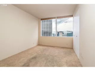 Photo #3: 24338646 Listing