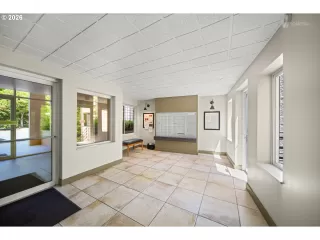 Photo #2: 243389687 Listing
