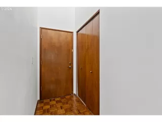 Photo #4: 24341882 Listing