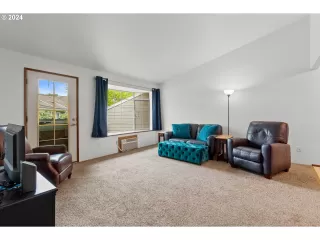 Photo #5: 24341882 Listing