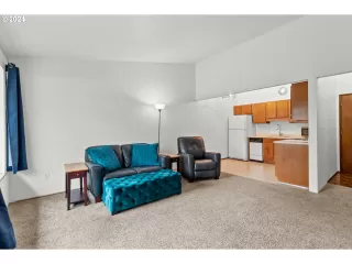 Photo #6: 24341882 Listing