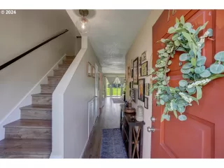 Photo #4: 24342391 Listing