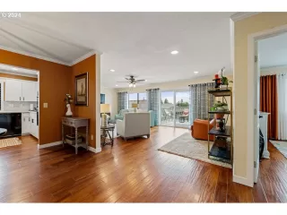 Photo #6: 24342873 Listing