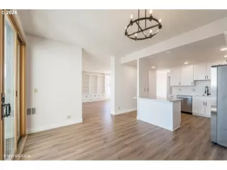 Photo #2: 24343130 Listing 