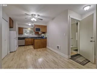 Photo #3: 24344032 Listing 