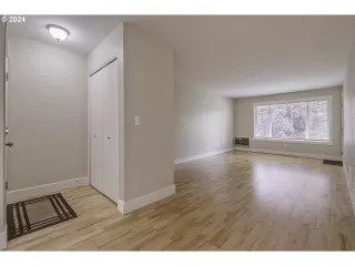 Photo #4: 24344032 Listing 