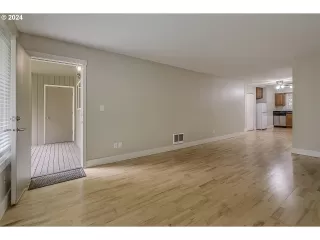 Photo #6: 24344032 Listing 