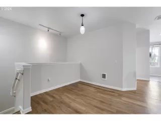 Photo #6: 24345307 Listing