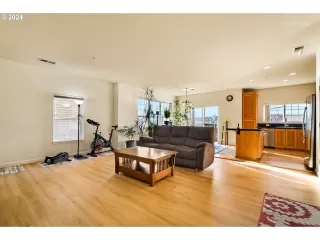 Photo #2: 24345612 Listing 