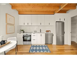 Photo #6: 24345681 Listing 