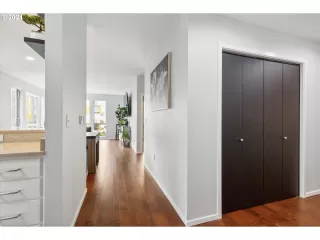 Photo #3: 24346345 Listing