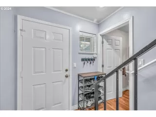 Photo #5: 24346433 Listing