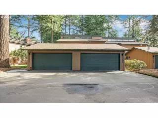 Photo #5: 24346605 Listing