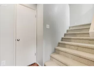 Photo #6: 24346605 Listing