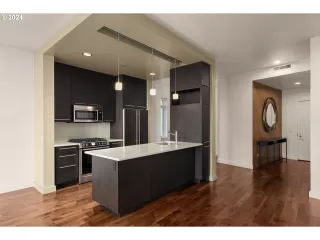 Photo #6: 24347063 Listing 