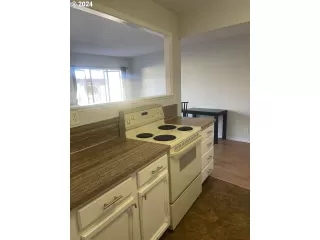 Photo #6: 24347124 Listing