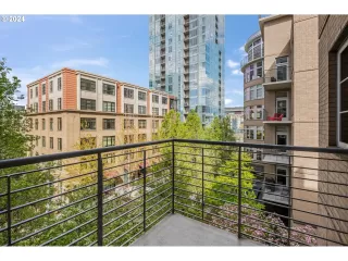 Photo #3: 24349968 Listing