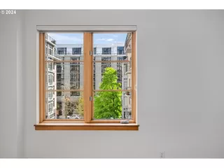 Photo #4: 24349968 Listing