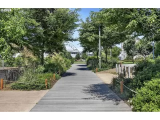 Photo #6: 24349968 Listing