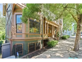 Photo #1: 24350078 Listing