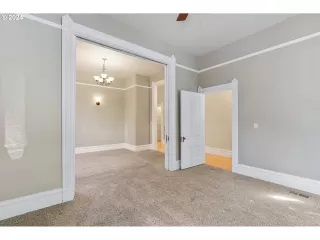 Photo #6: 24350078 Listing