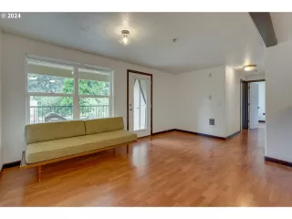 Photo #3: 24350308 Listing 